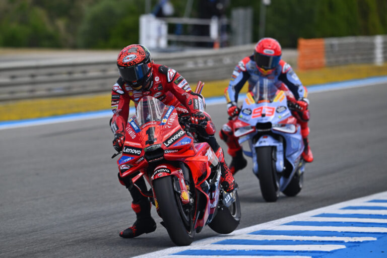 Marc Marquez gets a tow by Francesco Bagnaia at Jerez // Photo by Lukasz Swiderek