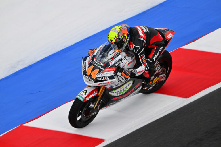 Aron Canet Claims Pole Position at Moto2 Indonesian Grand Prix