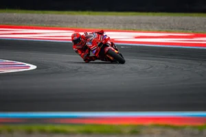 Marquez Smashes Aragon Lap Record to Take Pole in Ducati 1-4